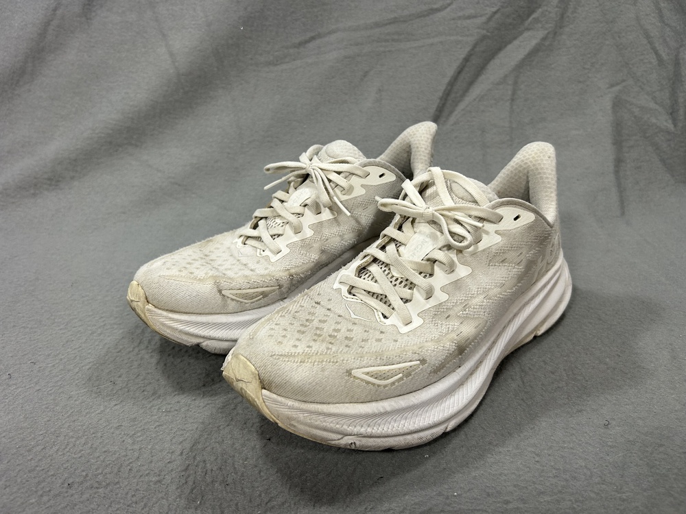 Hoka One One Clifton 9 Shoes Womens Size 9B White Road Running Everyday
